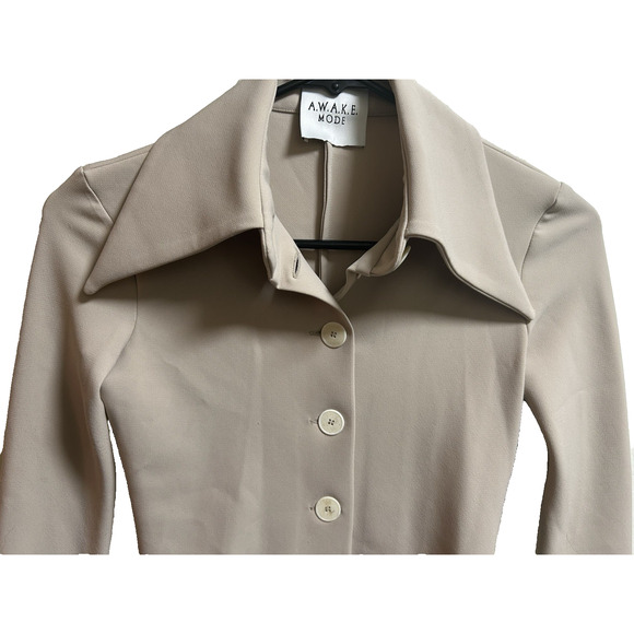 A.W.A.K.E. AWAKE MODE Beige Pointed Collar Button-Front Blouse - Size 34EU/Small - Picture 3 of 7